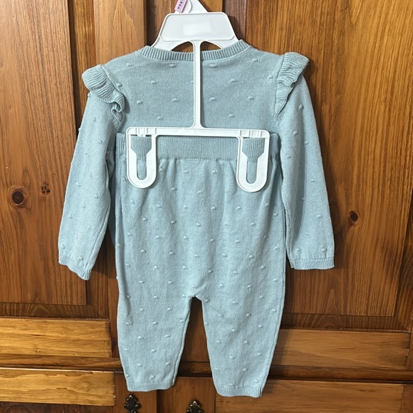 Never worn 9 month Carters shirt and pant set. - Picture 5 of 5
